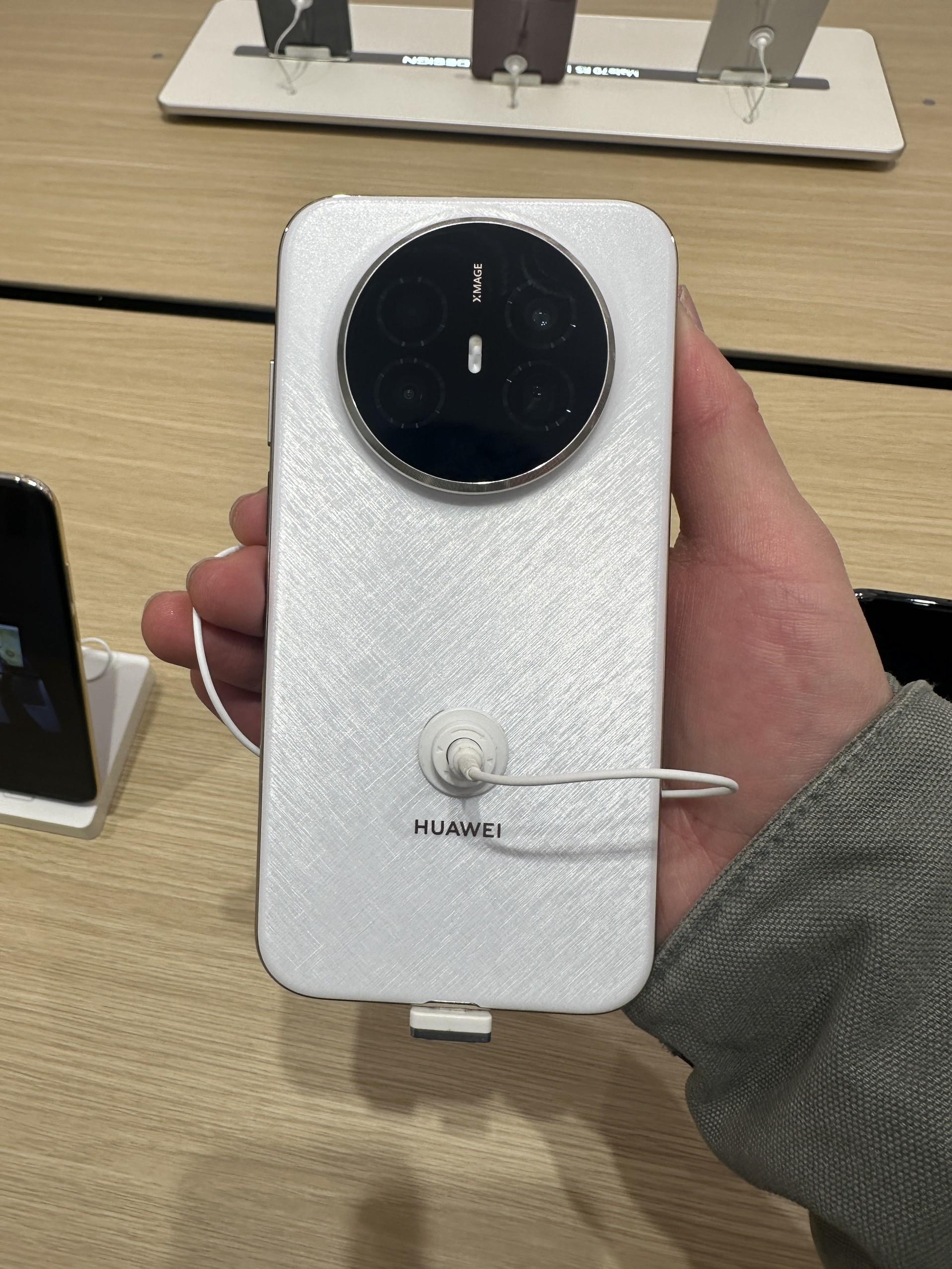 Mate70 air握着让人想起Pura X